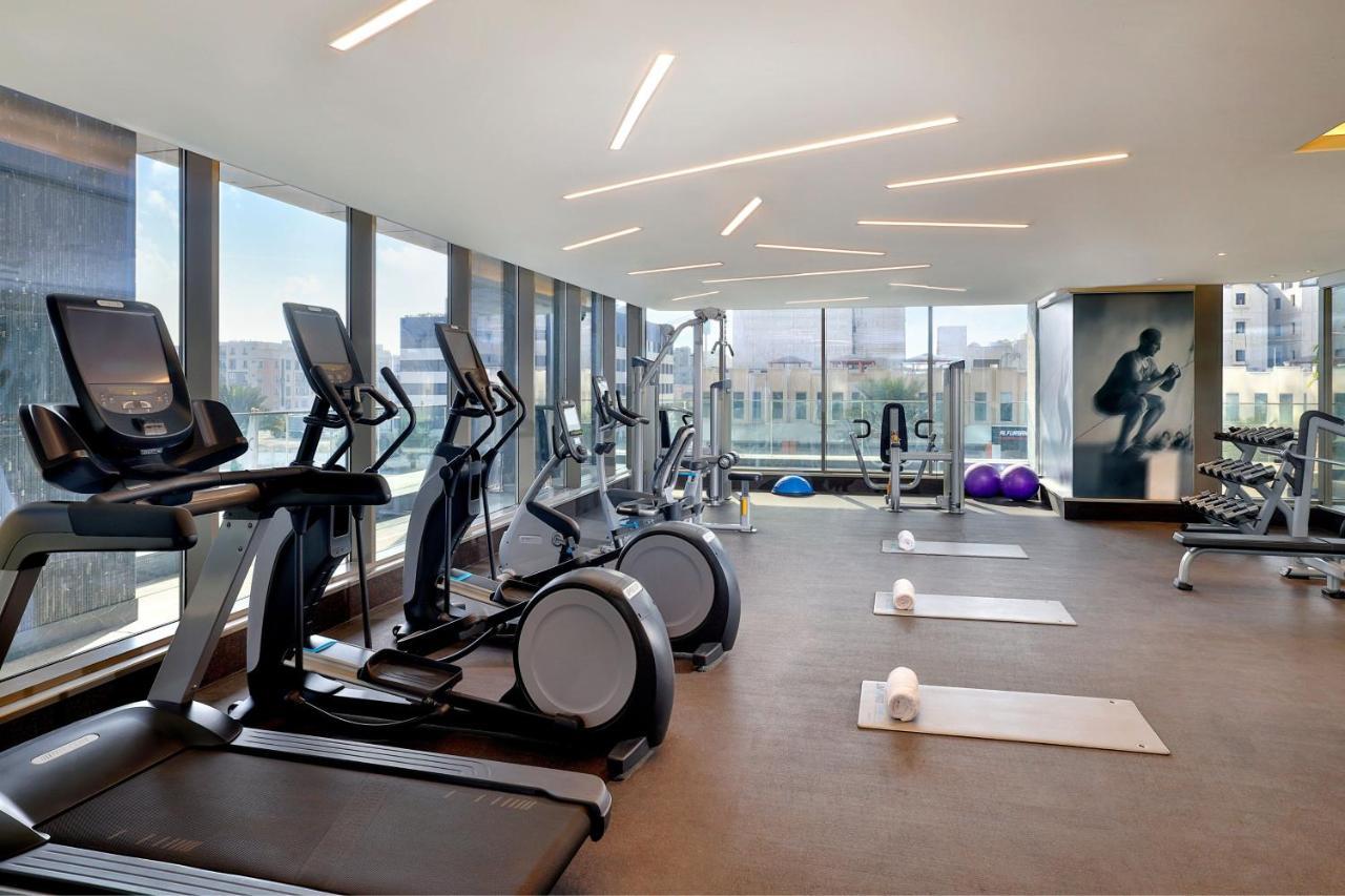 Jeddah Marriott Hotel Madinah Road Exterior foto The gym at the hotel