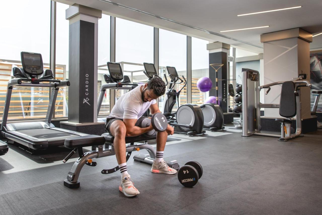Jeddah Marriott Hotel Madinah Road Exterior foto The gym at the hotel